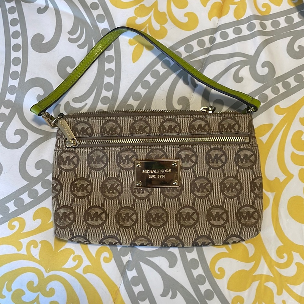 MK clutch